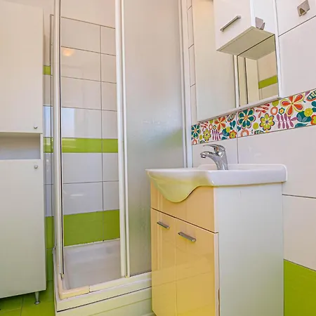 Lovely In With Wifi * Brodarica (Sibenik-Knin)