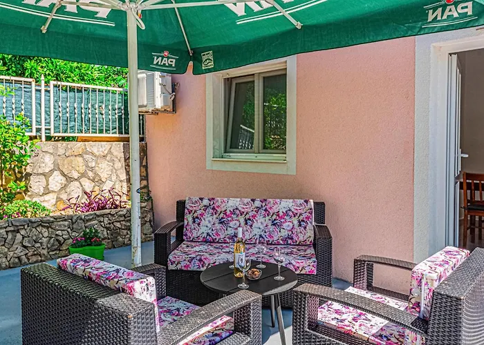Apartman Lovely In With Wifi Brodarica (Sibenik-Knin)