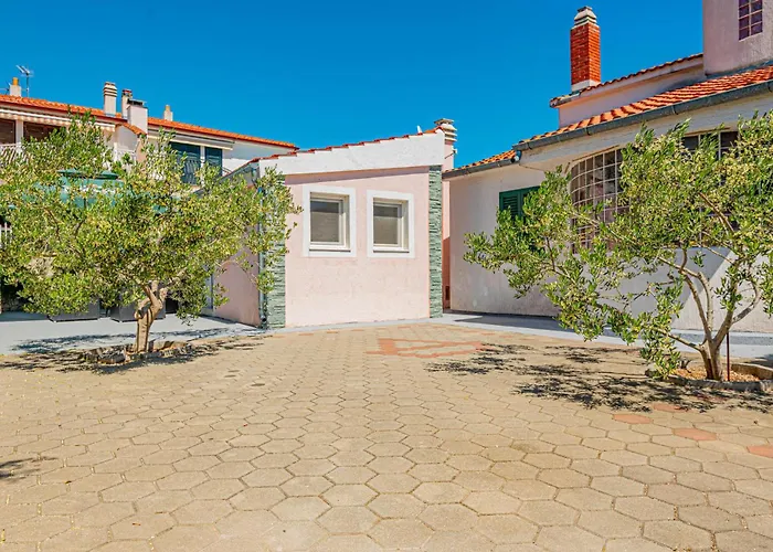 Lovely In With Wifi Brodarica (Sibenik-Knin)