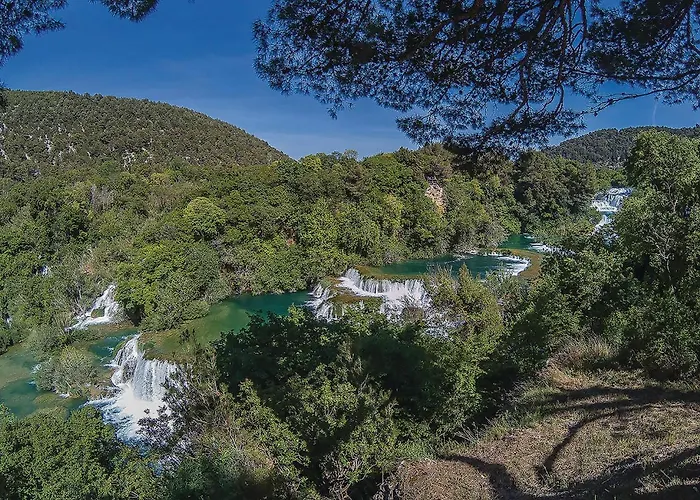 Lovely In With Wifi Apartman